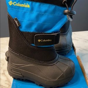 Columbia Toddler snow boots size 7